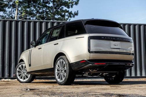 2026 Land Rover Range Rover P530 SE