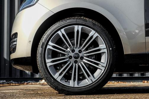 2026 Land Rover Range Rover P530 SE