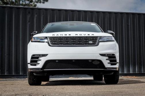 2026 Land Rover Range Rover Velar Dynamic SE