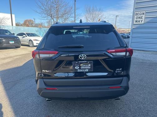 2025 Toyota RAV4 Hybrid XLE Premium