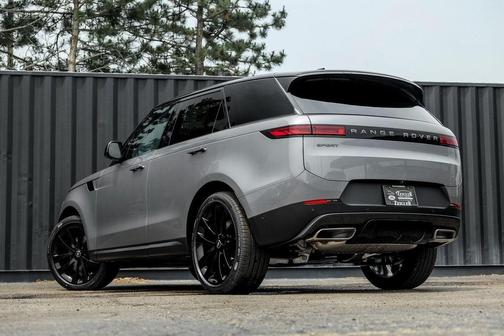 2025 Land Rover Range Rover Sport P360 SE