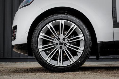 Ostuni Pearl White 2026 Land Rover Range Rover P400 SE