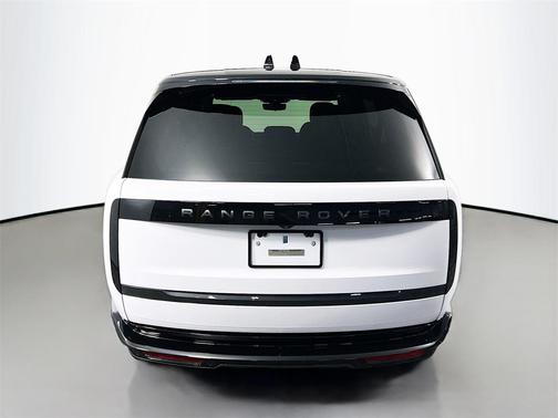 2025 Land Rover Range Rover P400 SE 7 Seat