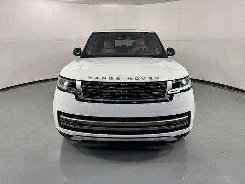 Fuji White 2023 Land Rover Range Rover SE