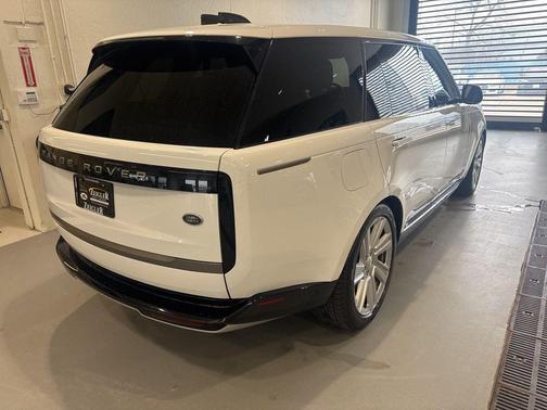2023 Land Rover Range Rover SE