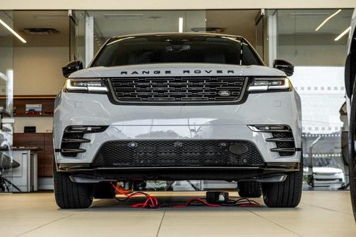 2026 Land Rover Range Rover Velar P250 Dynamic SE