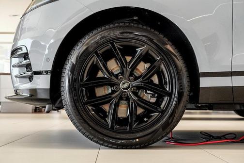 2026 Land Rover Range Rover Velar P250 Dynamic SE