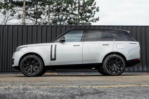 2025 Land Rover Range Rover P550e Autobiography