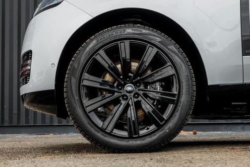 2025 Land Rover Range Rover P550e Autobiography
