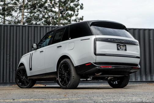 2025 Land Rover Range Rover P550e Autobiography