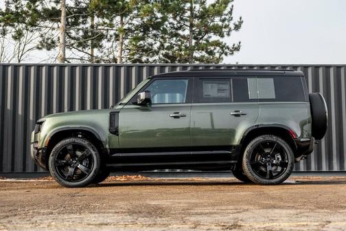 2026 Land Rover Defender 110 X-Dynamic SE