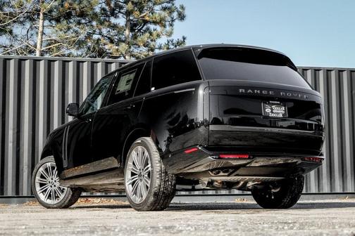 2025 Land Rover Range Rover P530 SE 7 Seat