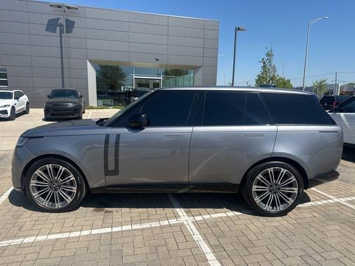 Eiger Grey 2024 Land Rover Range Rover P530 SE
