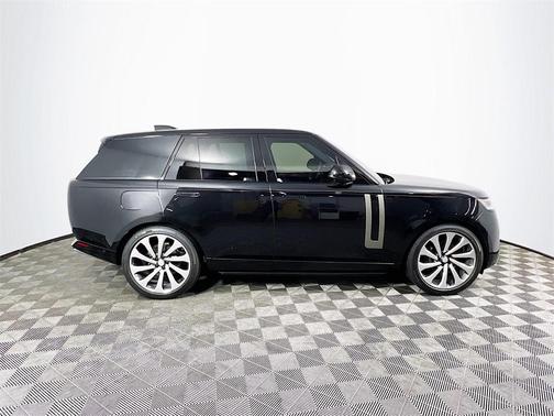 2025 Land Rover Range Rover P400 SE