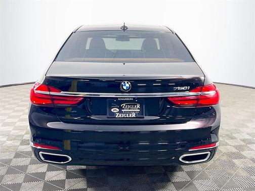 2018 BMW 750 i