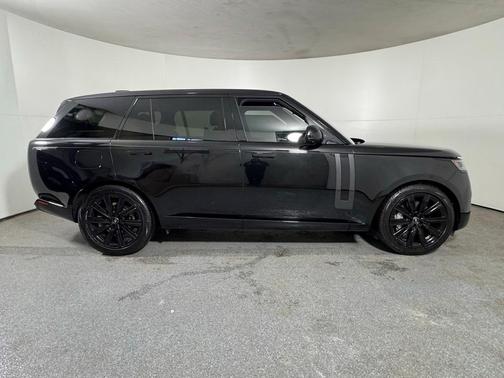 2023 Land Rover Range Rover P530 SE