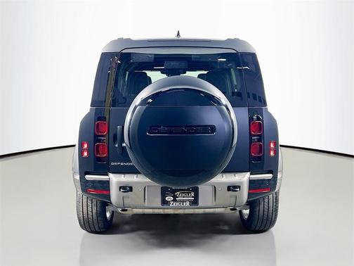 2024 Land Rover Defender P400 X-Dynamic SE