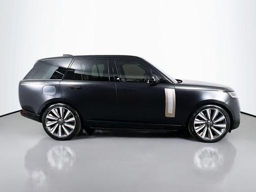 2025 Land Rover Range Rover P615 SV