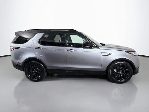 Eiger Grey 2025 Land Rover Discovery P300 Dynamic SE