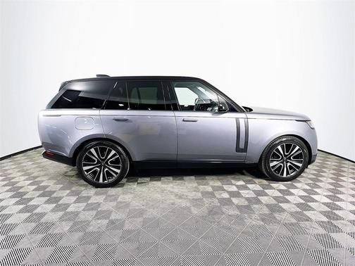 2023 Land Rover Range Rover P530 SE