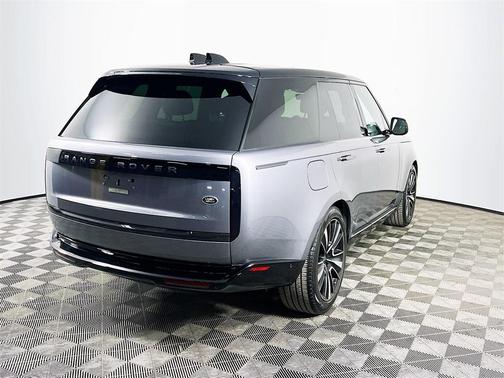 2023 Land Rover Range Rover P530 SE