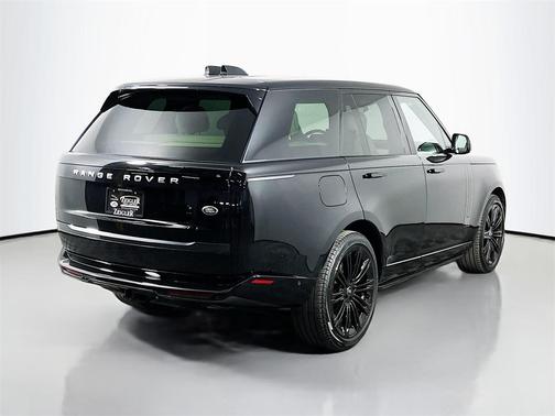 2023 Land Rover Range Rover P530 SE