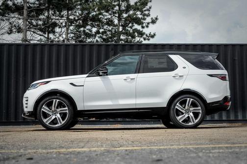 2025 Land Rover Discovery P360 Metropolitan Edition