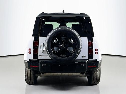 2023 Land Rover Defender 110 X-Dynamic SE