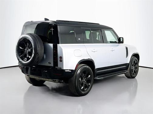 2023 Land Rover Defender 110 X-Dynamic SE