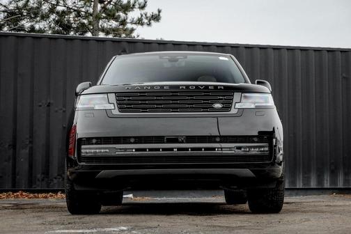 2025 Land Rover Range Rover P530 SE
