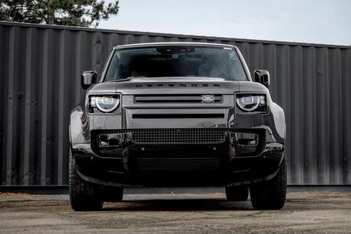 2026 Land Rover Defender P400 X-Dynamic SE