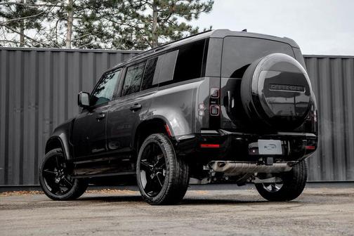 2026 Land Rover Defender P400 X-Dynamic SE