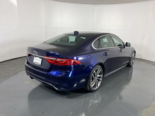 2024 Jaguar XF R-Dynamic SE
