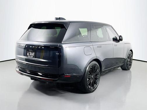 Carpathian Grey 2025 Land Rover Range Rover P400 SE