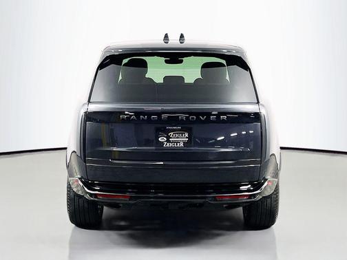 Carpathian Grey 2025 Land Rover Range Rover P400 SE