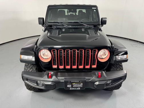 Black Clearcoat 2022 Jeep Gladiator Rubicon