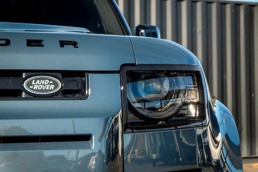 2025 Land Rover Defender P300