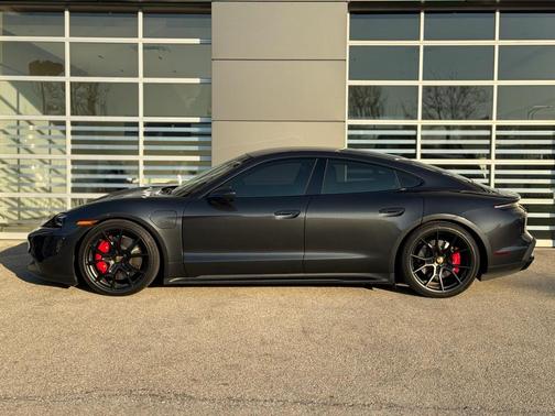 2023 Porsche Taycan GTS