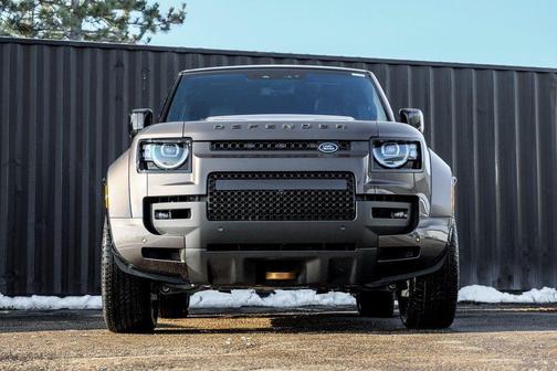 2026 Land Rover Defender OCTA V8