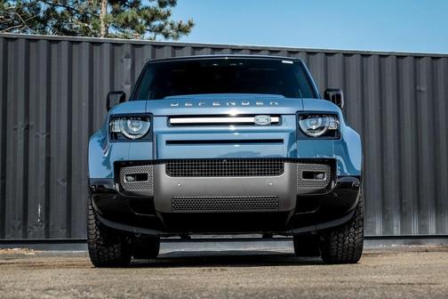 2025 Land Rover Defender P400 X-Dynamic SE