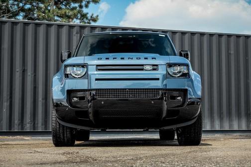 2025 Land Rover Defender P500 X-Dynamic SE