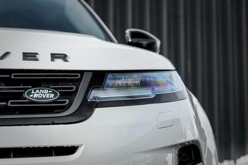 2026 Land Rover Range Rover Evoque Dynamic SE
