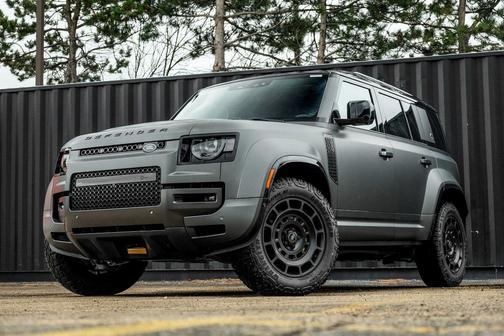 2025 Land Rover Defender V8