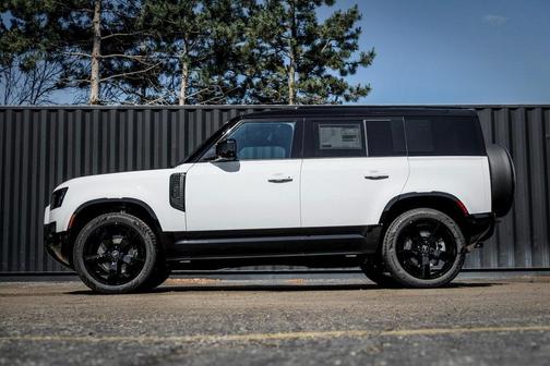 2025 Land Rover Defender P400 X-Dynamic SE