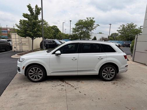 Glacier White Metallic 2018 Audi Q7 2.0T Premium Plus