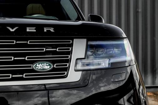 2025 Land Rover Range Rover P530 SE