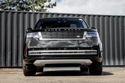 2025 Land Rover Range Rover P530 SE
