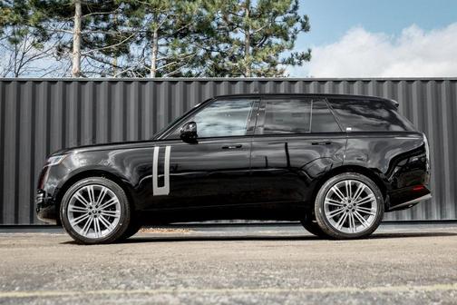 2025 Land Rover Range Rover P530 SE