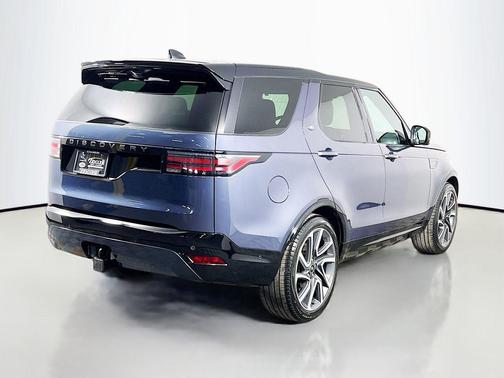 2024 Land Rover Discovery P300 Dynamic SE