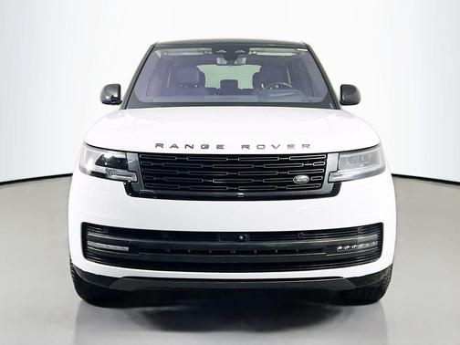 Fuji White 2023 Land Rover Range Rover P400 SE